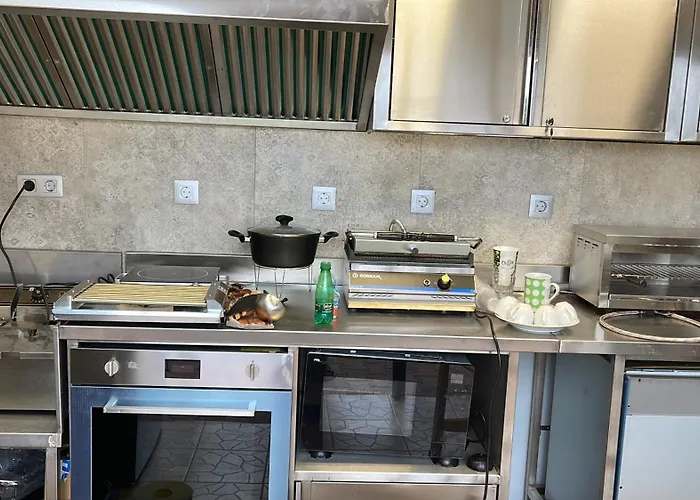 Jasmine Pensionat Potos